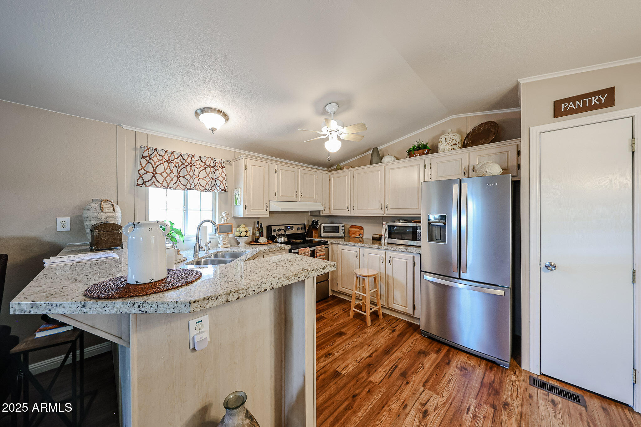 3901 E PINNACLE PEAK Road 140