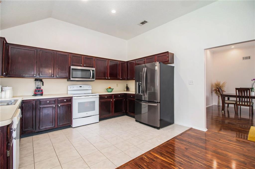 420 Willow View Knoll