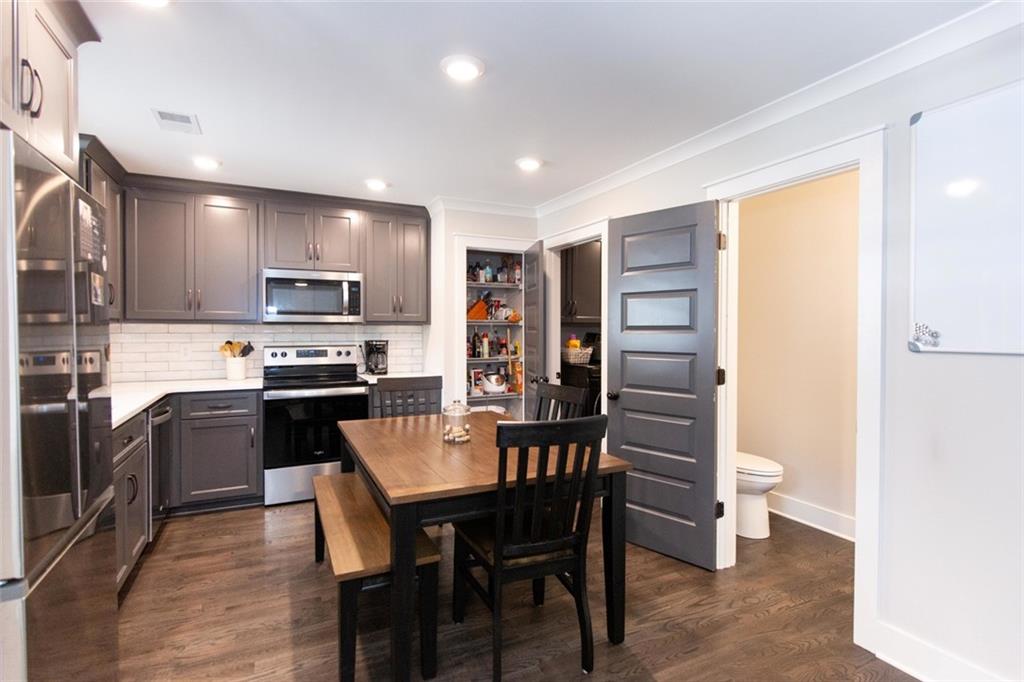 110 Stripling Street