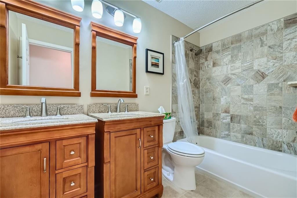 500 Stepney Court SE