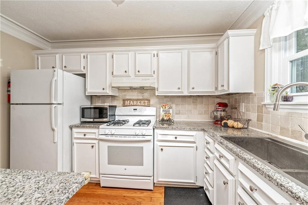 310 Knoll Ridge Court