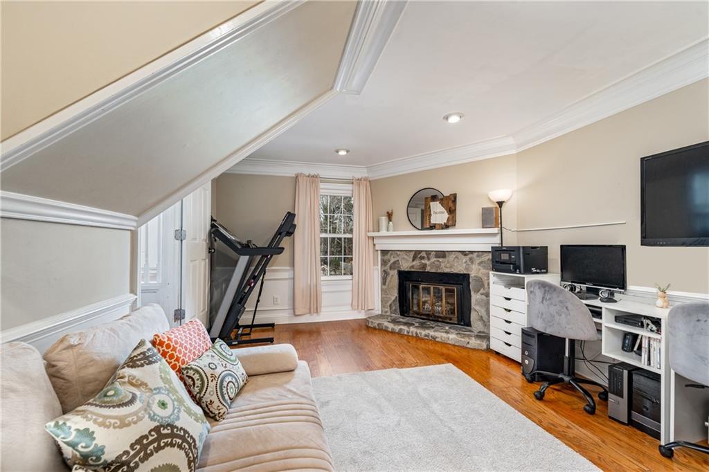 310 Knoll Ridge Court