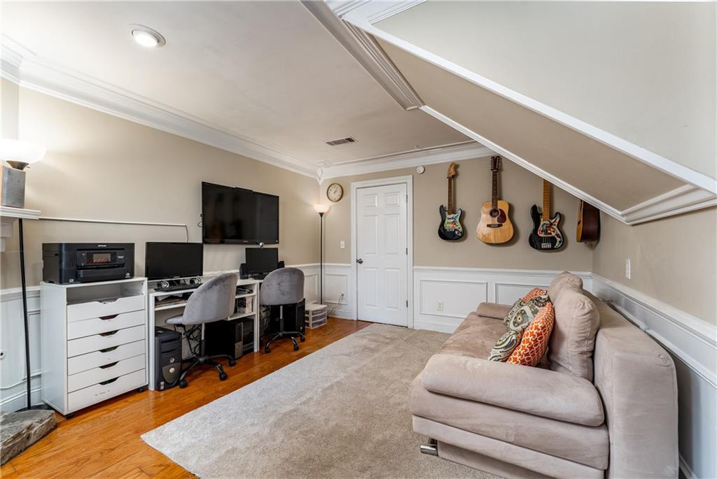 310 Knoll Ridge Court