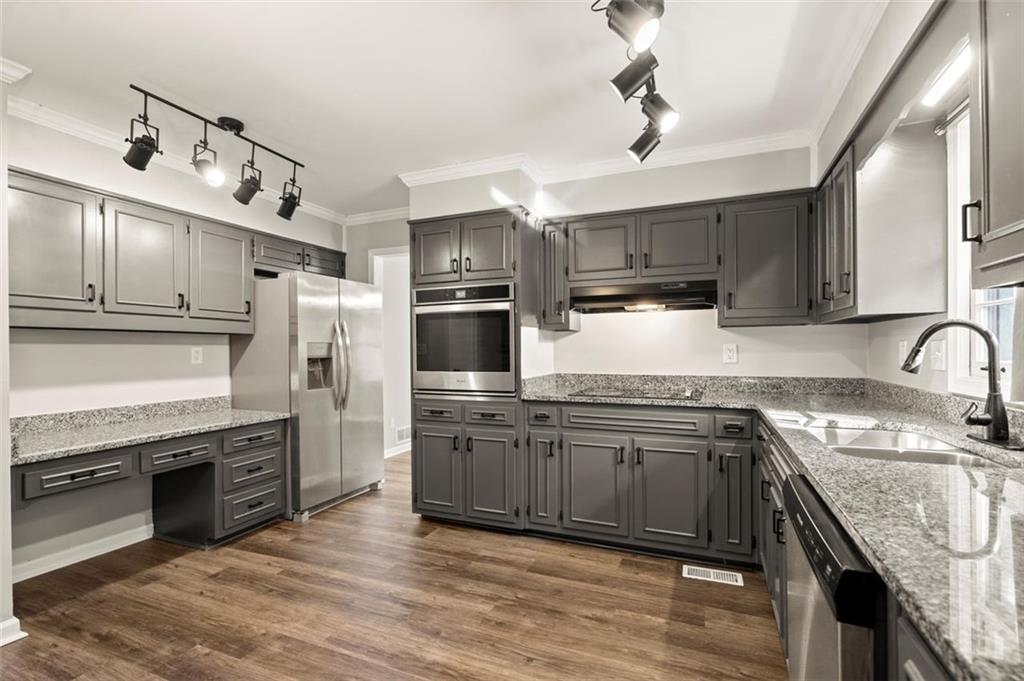 1540 HARBOUR OAKS Road