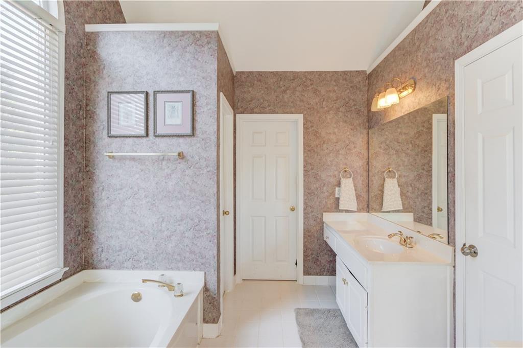 1370 Lake Washington Circle