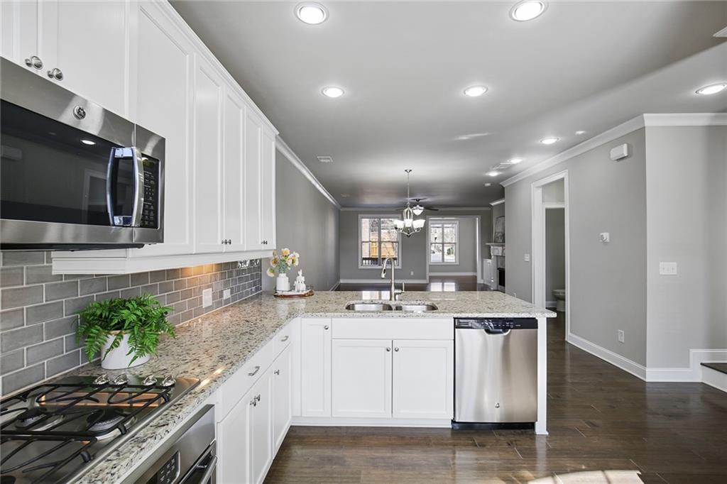 1084 Township Square