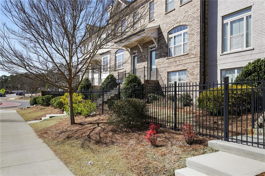 1084 Township Square