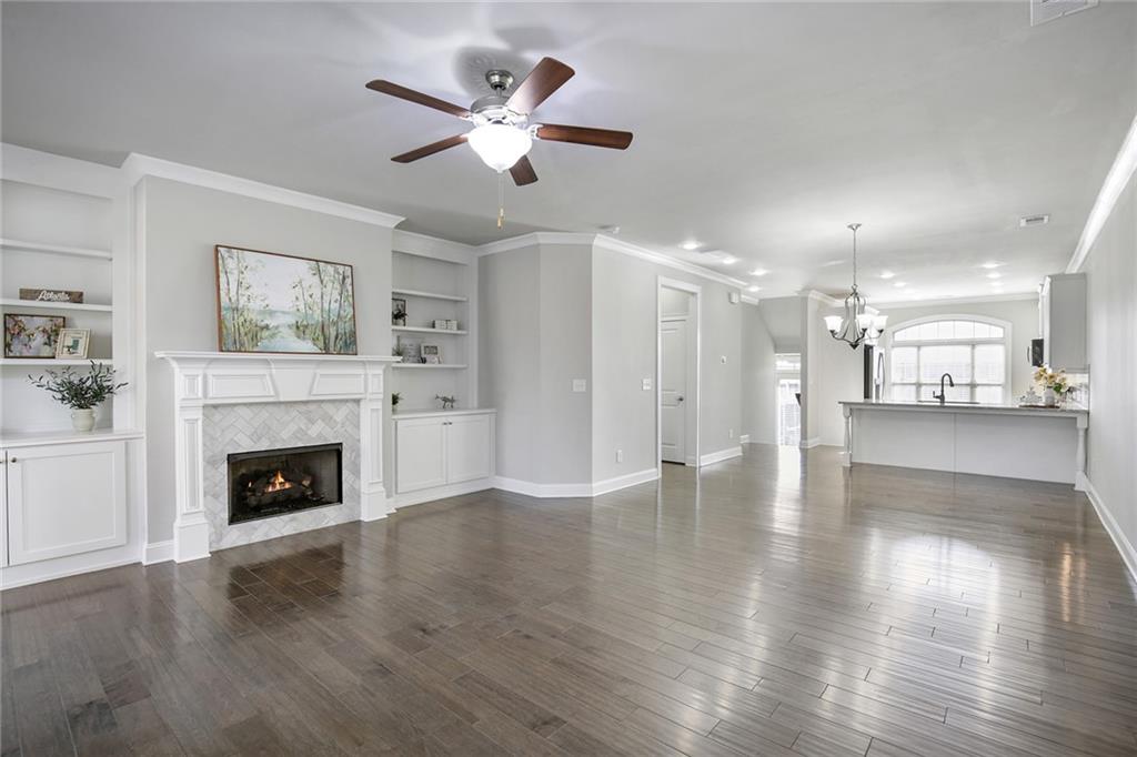 1084 Township Square