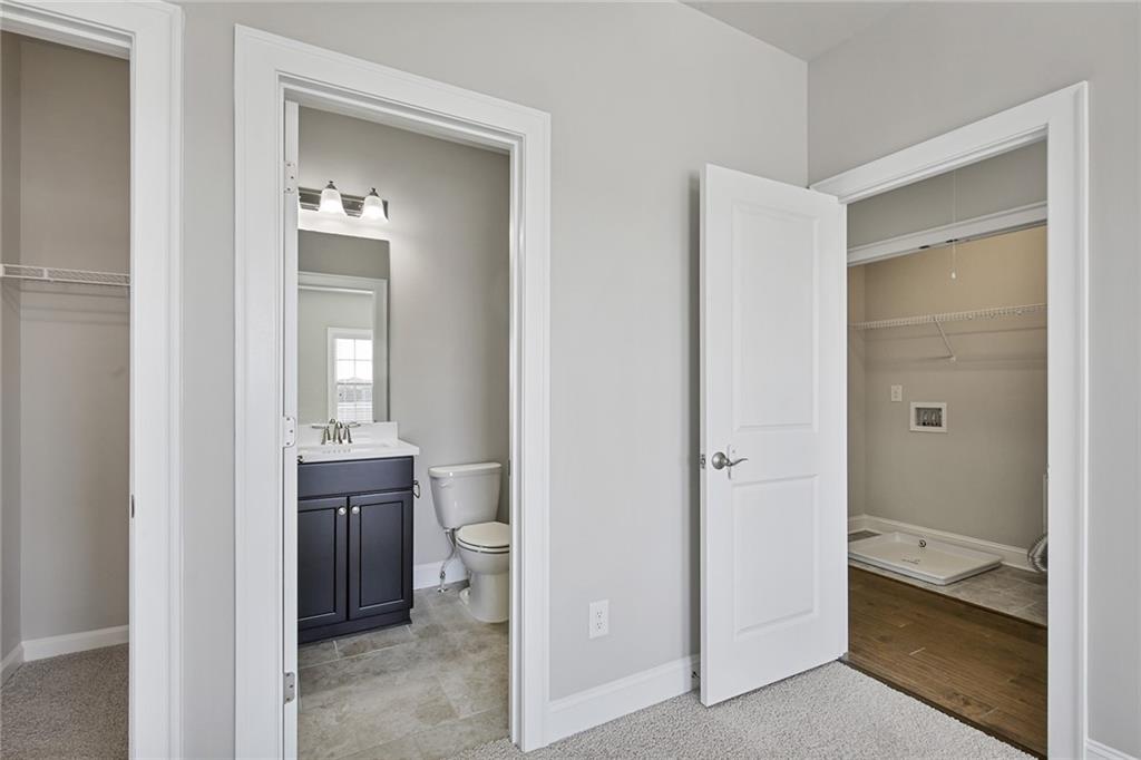 1084 Township Square