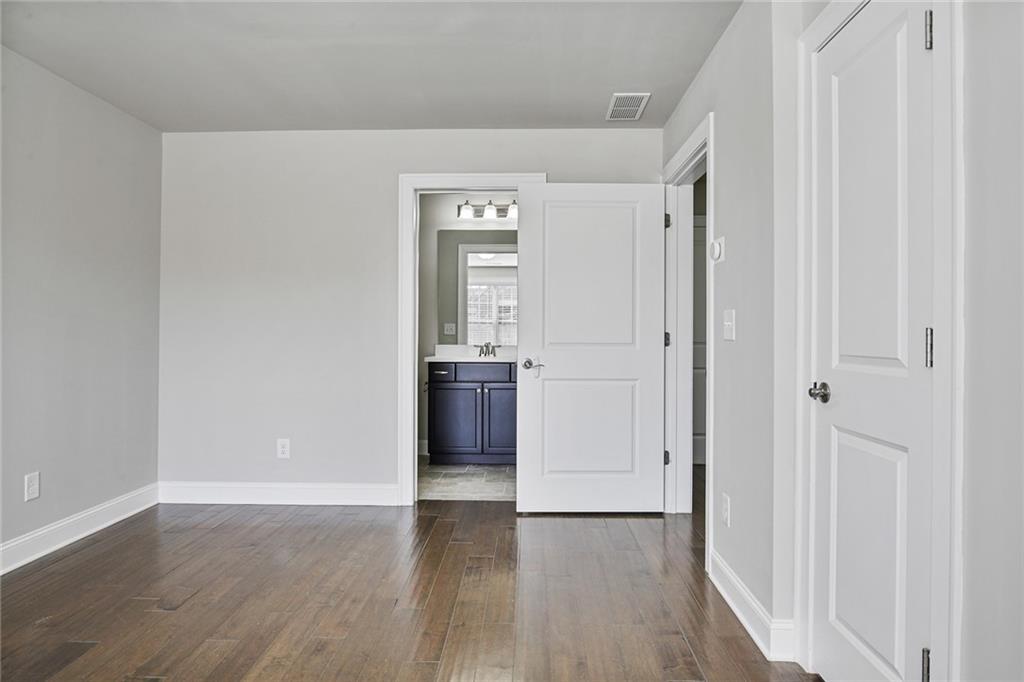 1084 Township Square