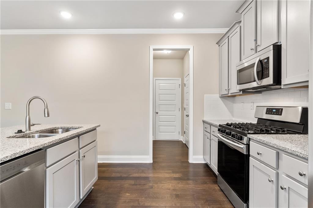 1082 Sunny Valley Lane