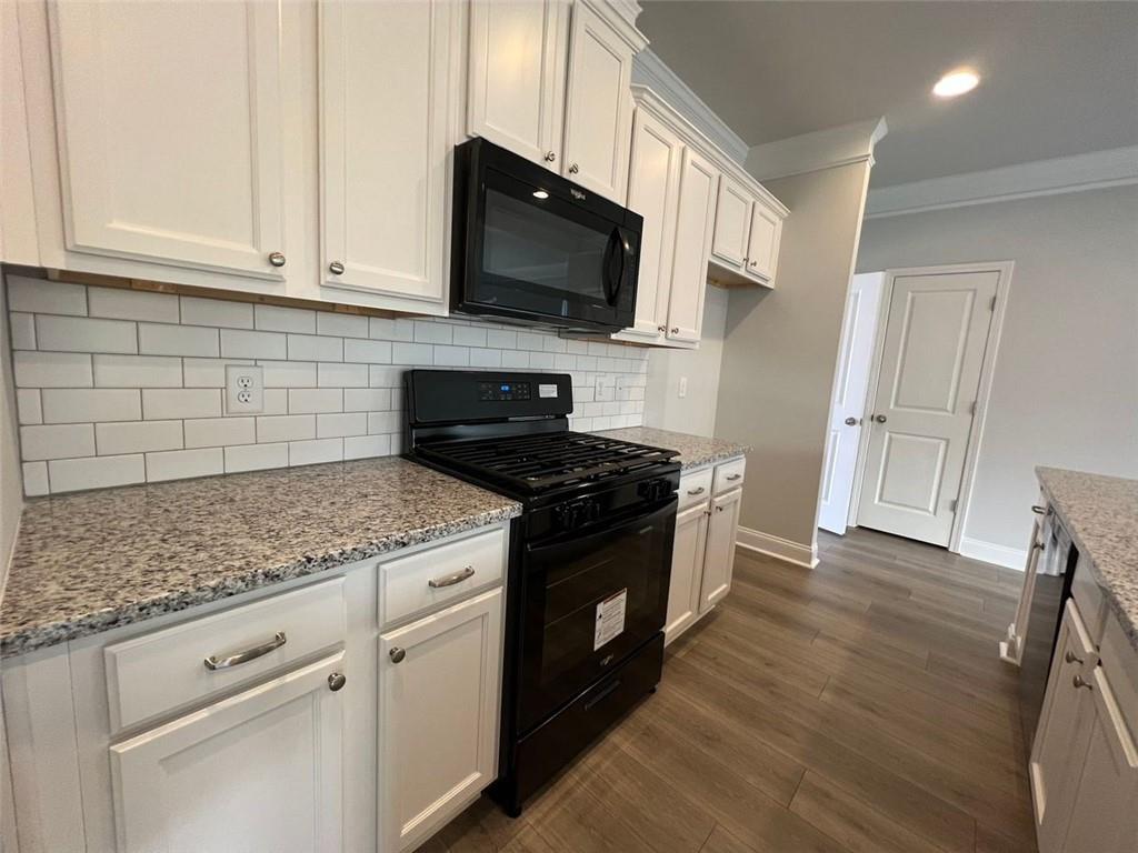 5144 AYLESBURY Court