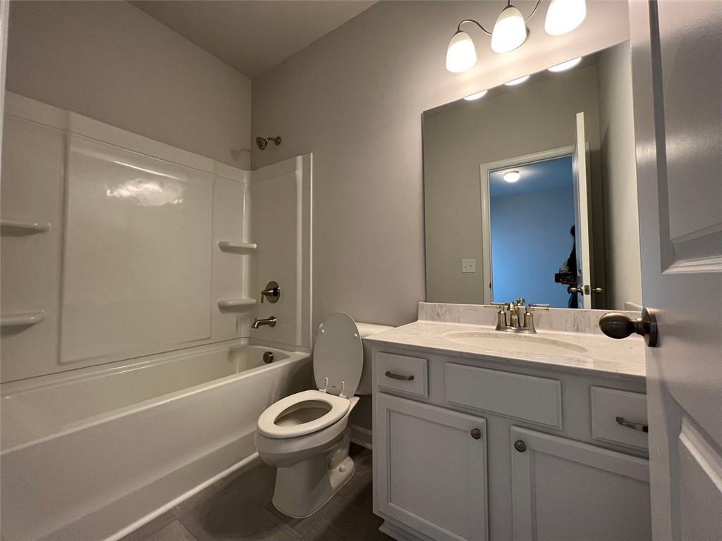 5144 AYLESBURY Court