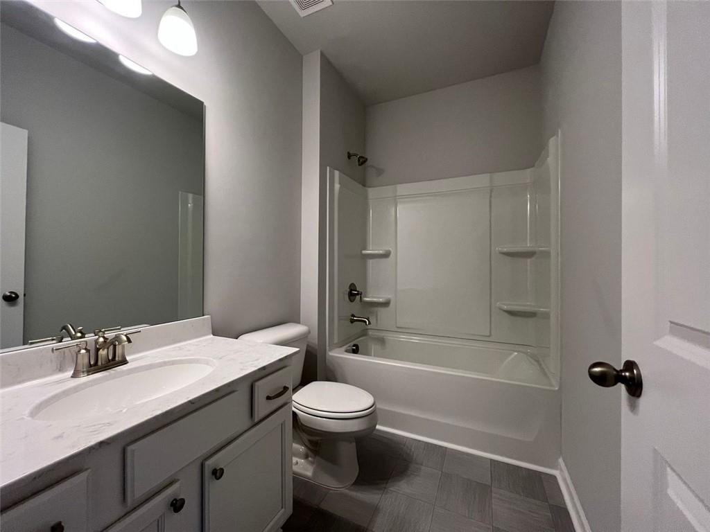 5144 AYLESBURY Court