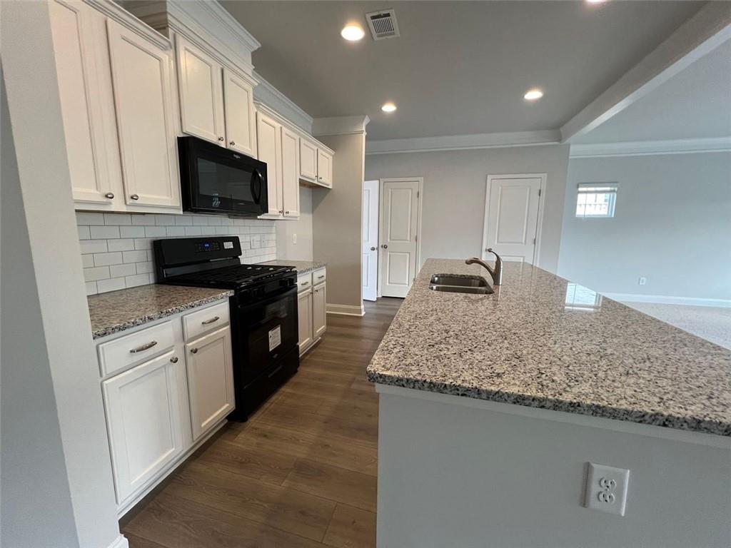 5144 AYLESBURY Court