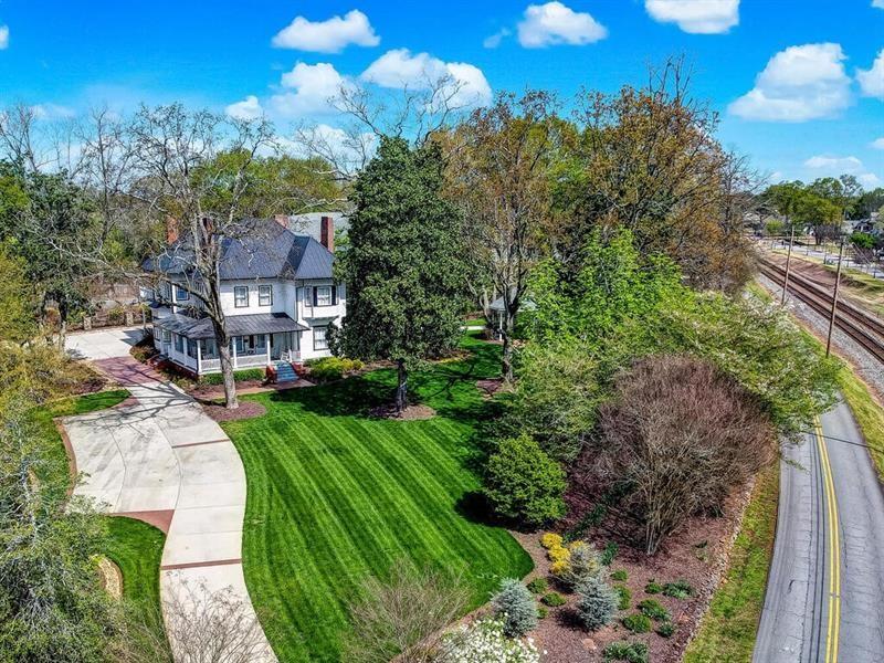 406 E Shadburn Avenue