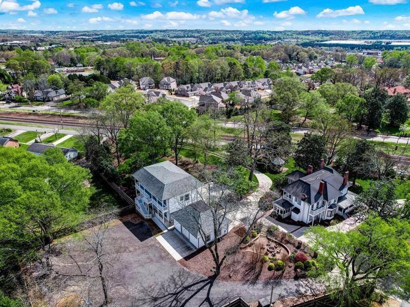 406 E Shadburn Avenue