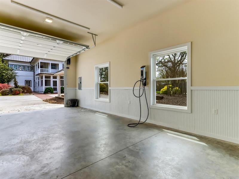 406 E Shadburn Avenue