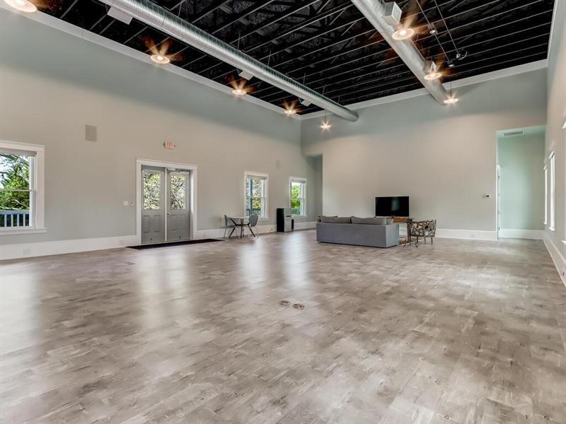 406 E Shadburn Avenue