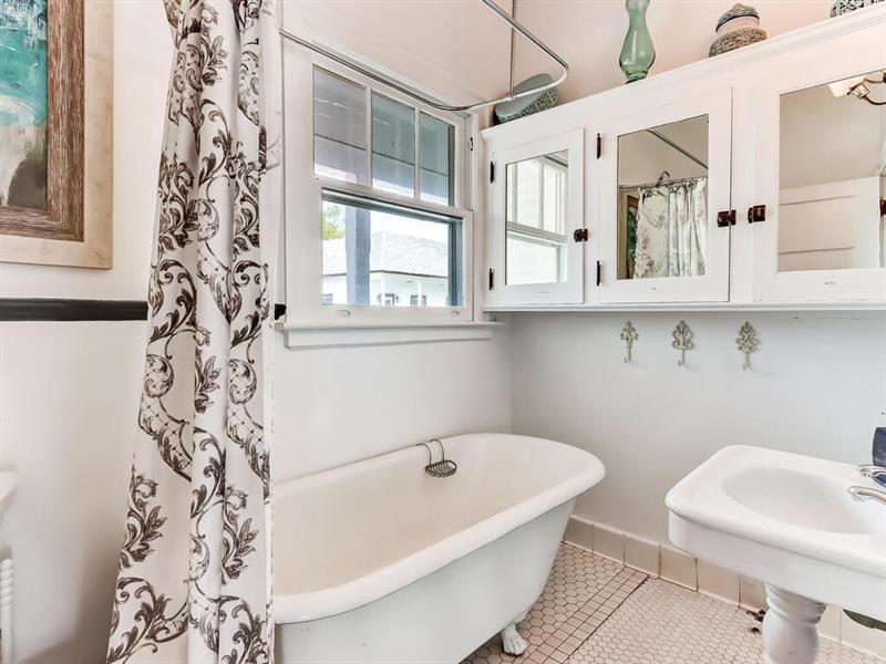 406 E Shadburn Avenue