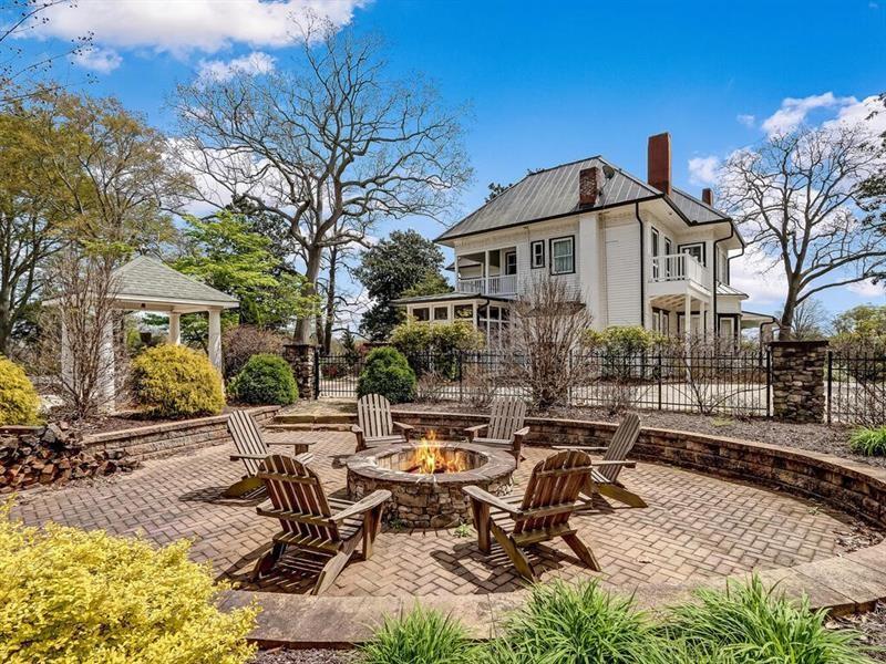 406 E Shadburn Avenue