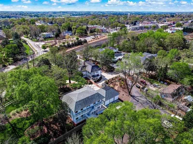 406 E Shadburn Avenue