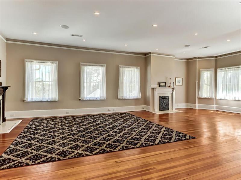 406 E Shadburn Avenue