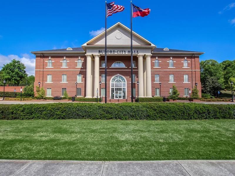 406 E Shadburn Avenue