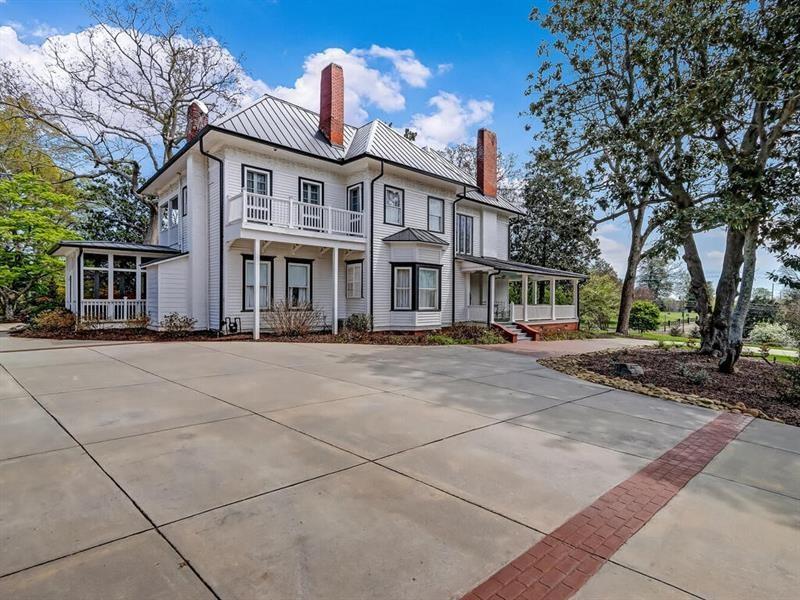 406 E Shadburn Avenue