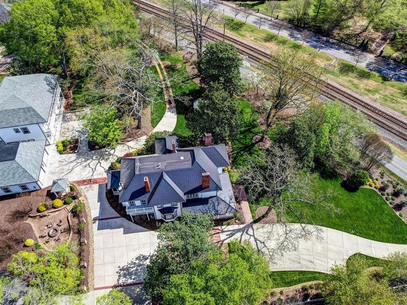 406 E Shadburn Avenue