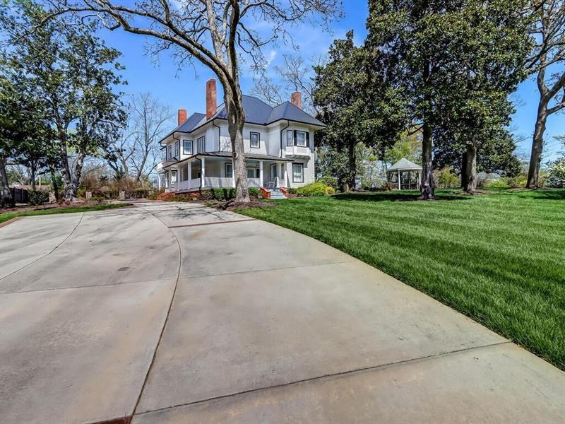 406 E Shadburn Avenue