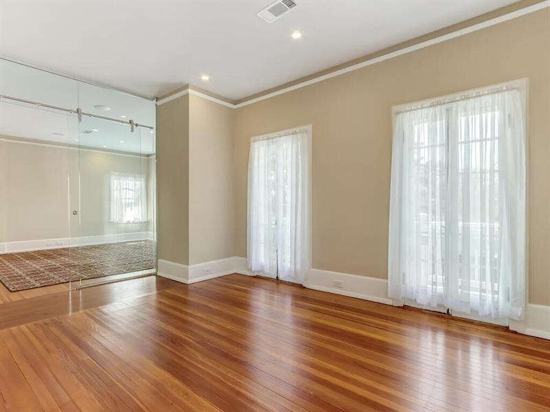 406 E Shadburn Avenue