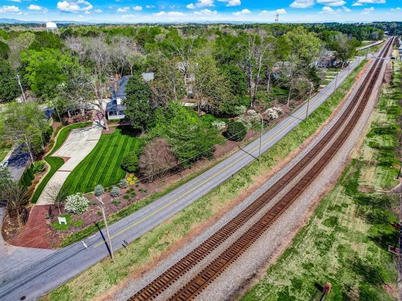 406 E Shadburn Avenue