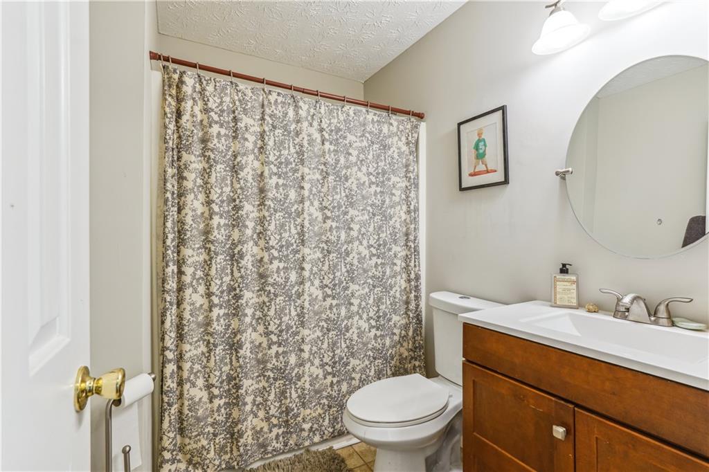 2432 Heatherton Court