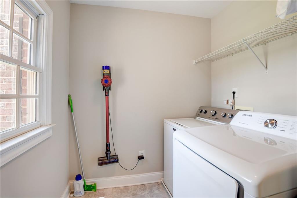 3006 Montclair Circle SE