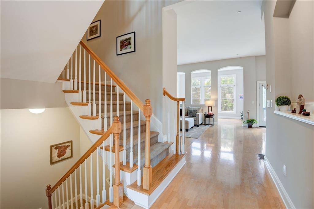 3006 Montclair Circle SE