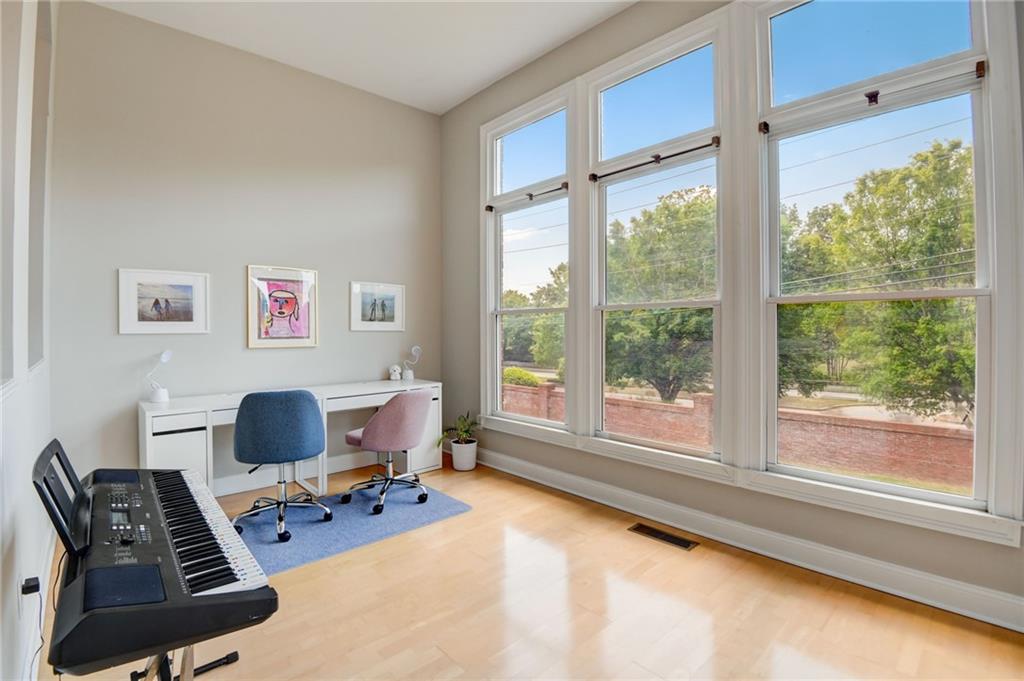 3006 Montclair Circle SE