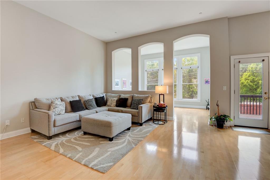 3006 Montclair Circle SE