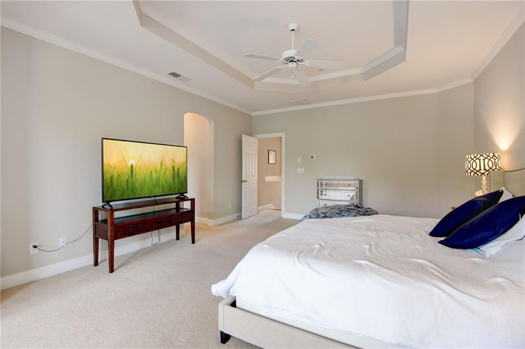 3006 Montclair Circle SE