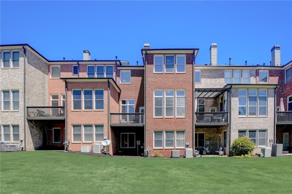 3006 Montclair Circle SE