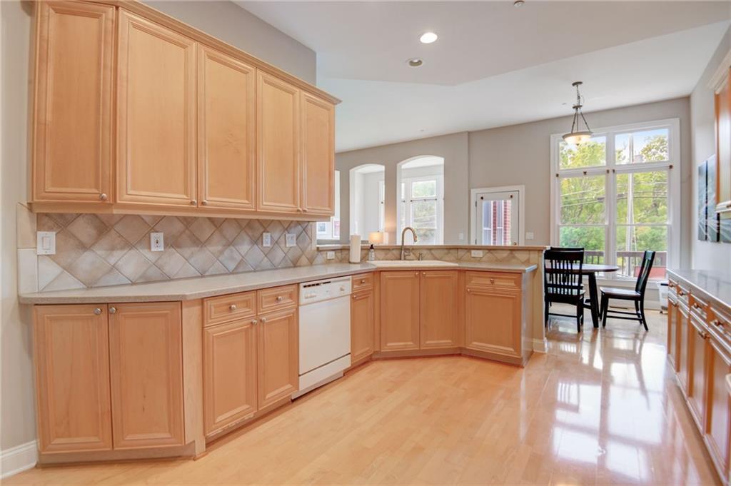 3006 Montclair Circle SE