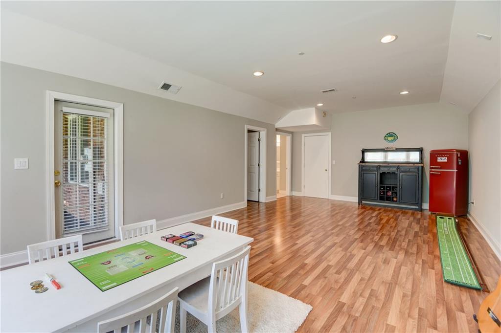 3006 Montclair Circle SE