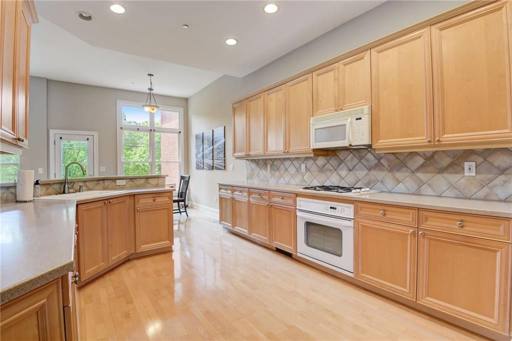 3006 Montclair Circle SE