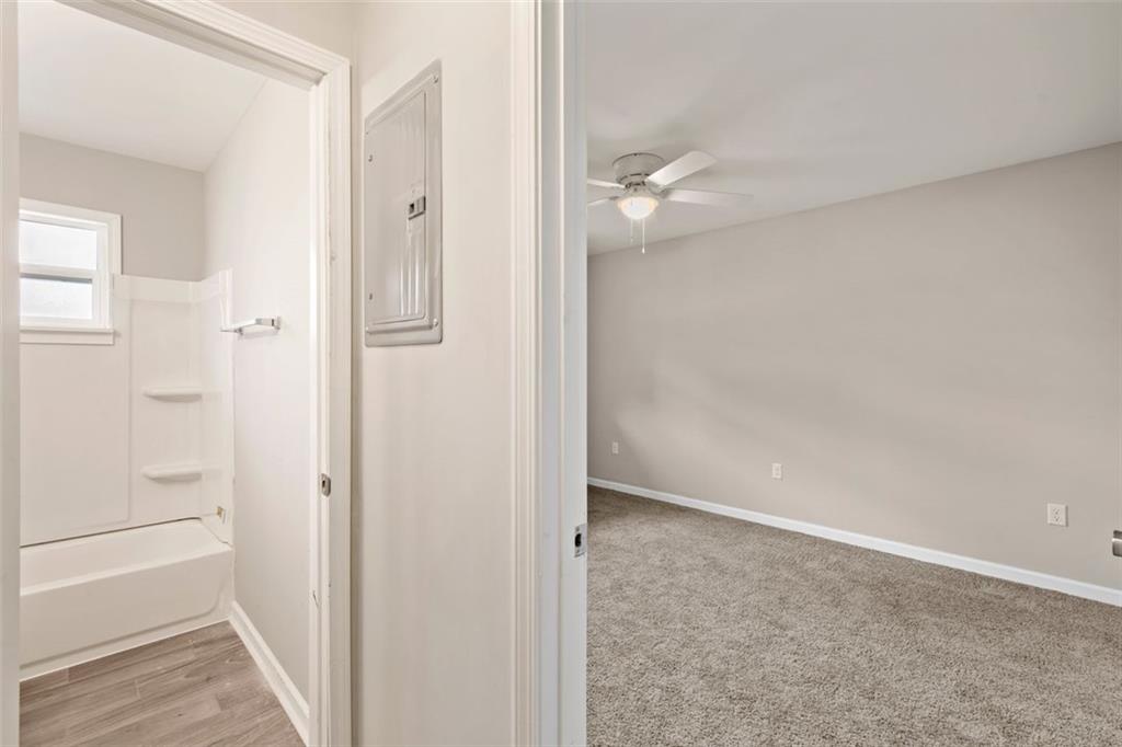 5859 LONE OAK Drive SW