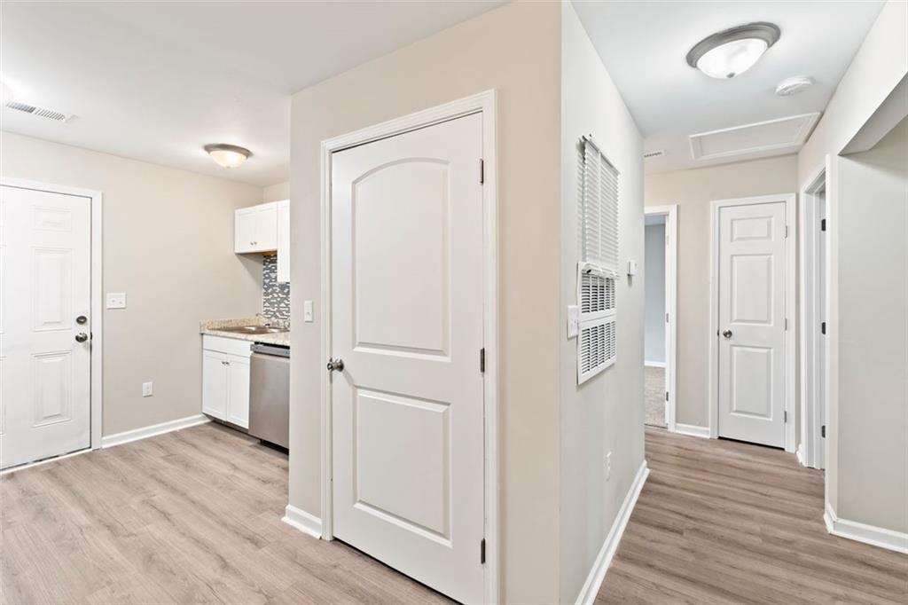 5859 LONE OAK Drive SW