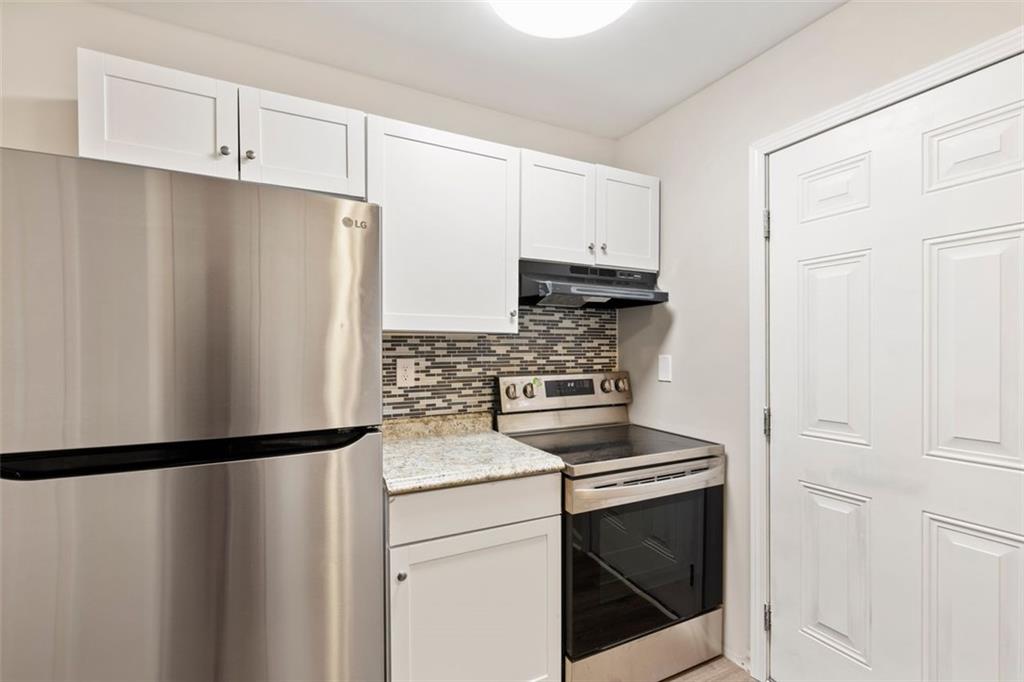 5859 LONE OAK Drive SW