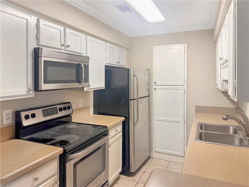 2203 Pine Heights Drive NE