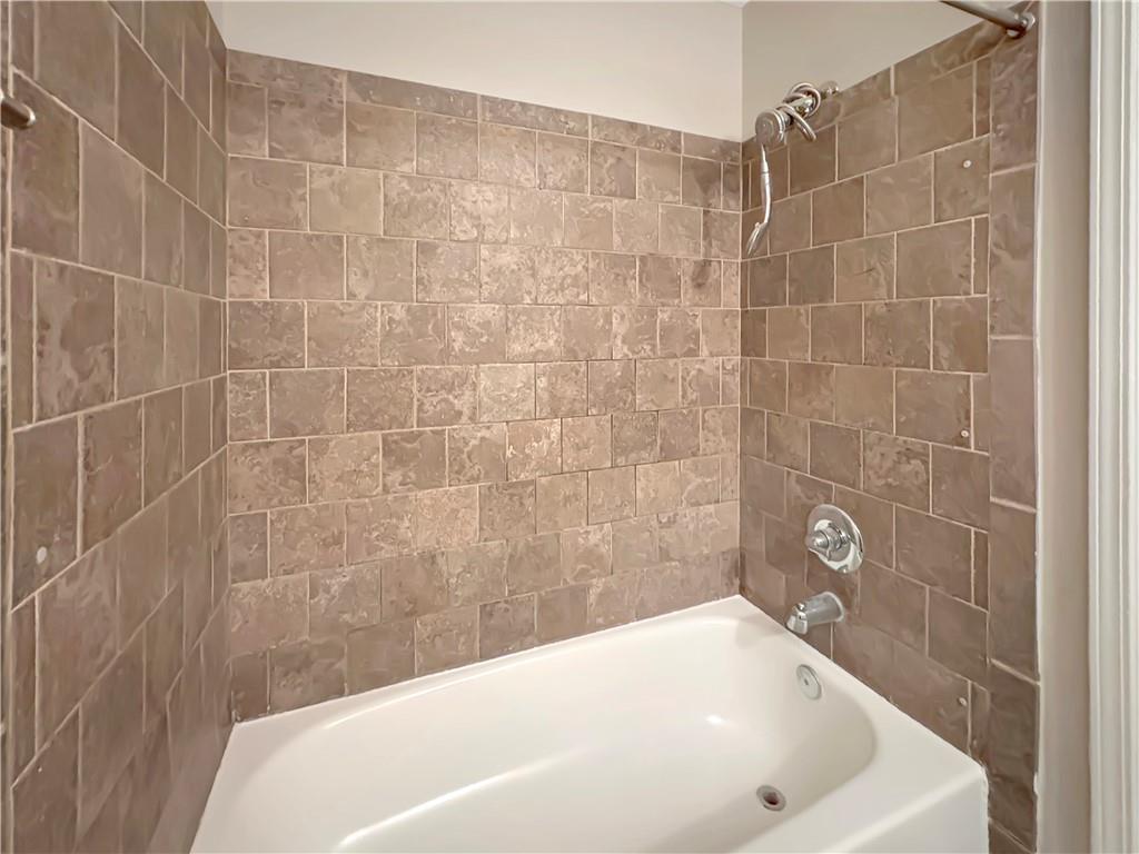 2203 Pine Heights Drive NE