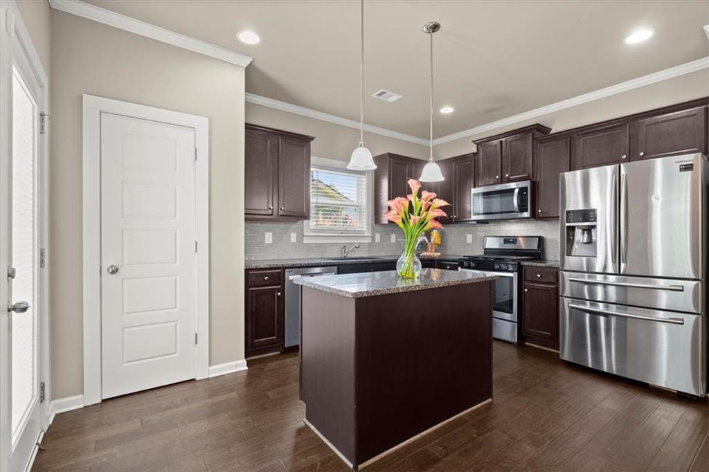 6454 Barker Station Walk