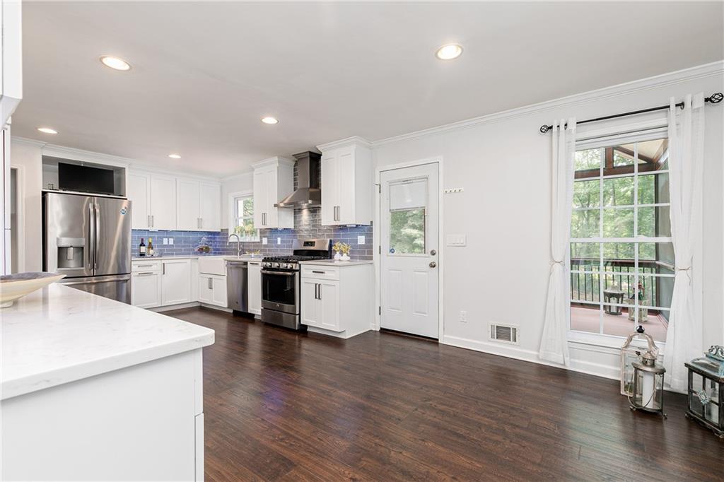 3848 Creek Hollow Way